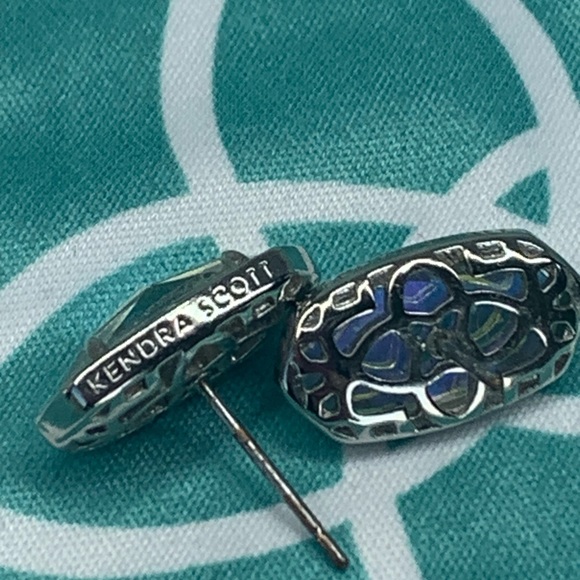 EUC Kendra Scott Ellie Dichroic Glass stud earrings in Rhodium silver - Picture 7 of 7